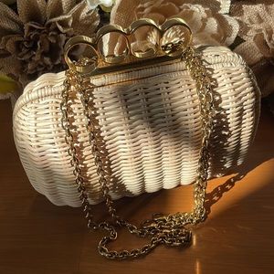 Alexander McQueen Knuckle Clutch in Woven Straw